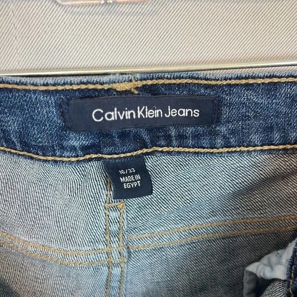NWT Calvin Klein Jeans High Rise Straight Raw Ankle Hem Jean Size 16/33 - Picture 3 of 8